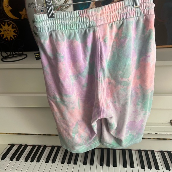 2018 Pharrell Williams x Adidas HU Printed Athletic Shorts Men's Size XS Tie Dye - Picture 12 of 16